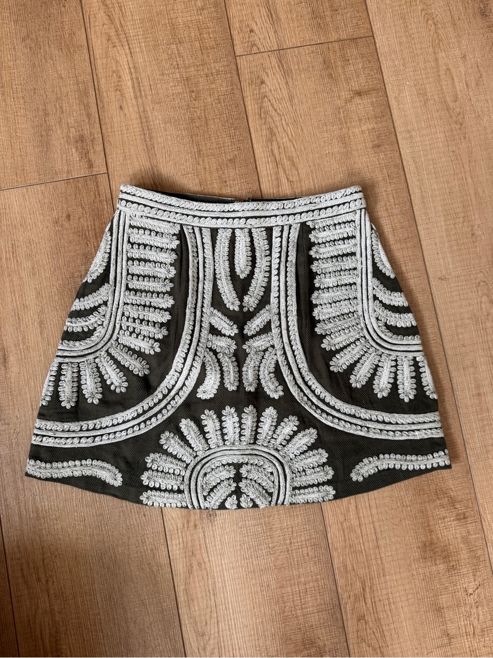 NWT Mari Anthropologie Olive Green Mini Skirt White Embroidered Trim Medium